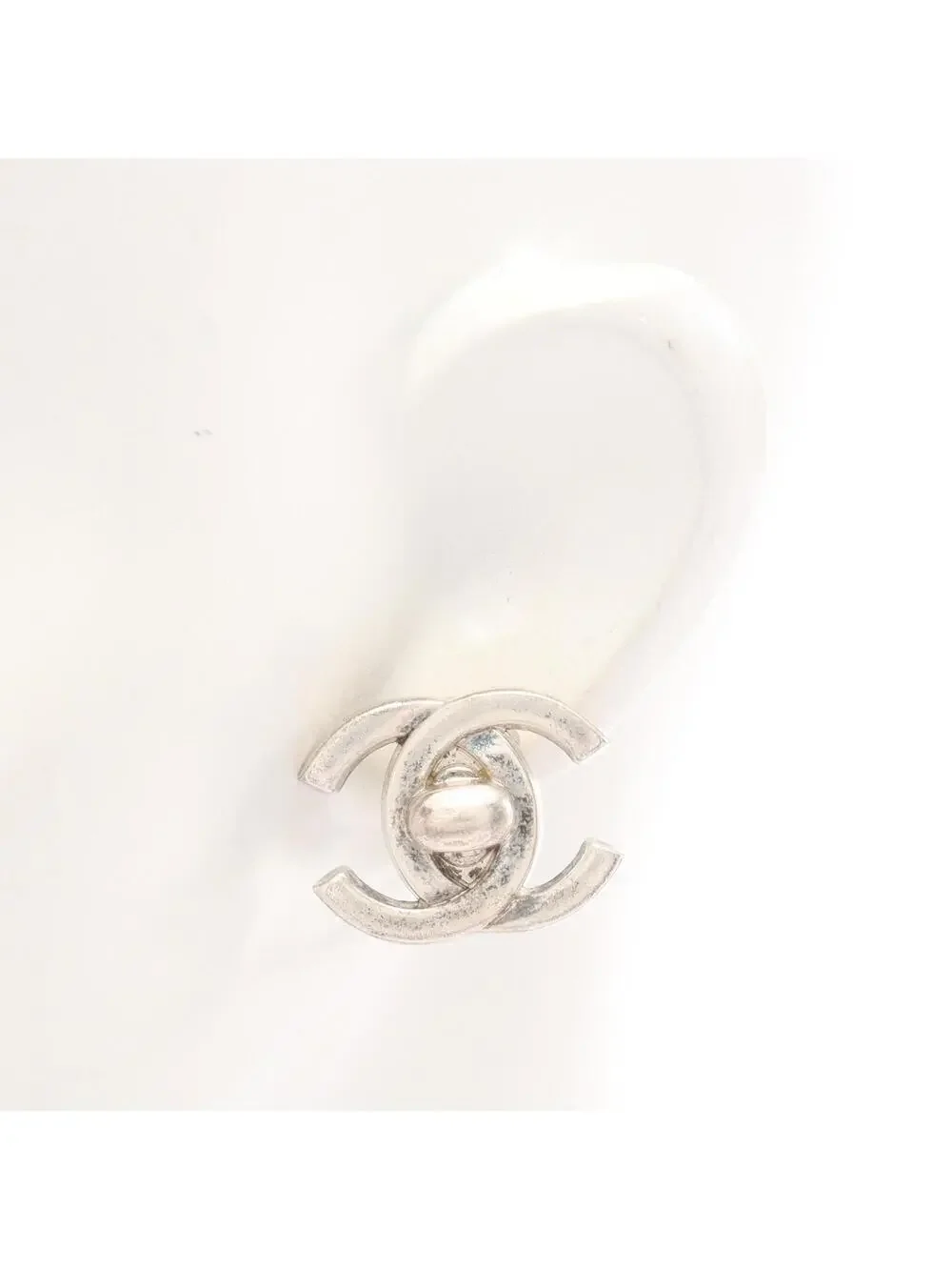 Chanel Cc Logo Turnlock Clip-On #327453C10B